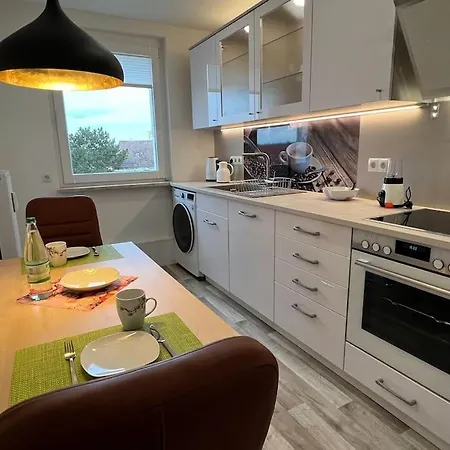 Apartment Moderne Stilvolle Gaestewohnung